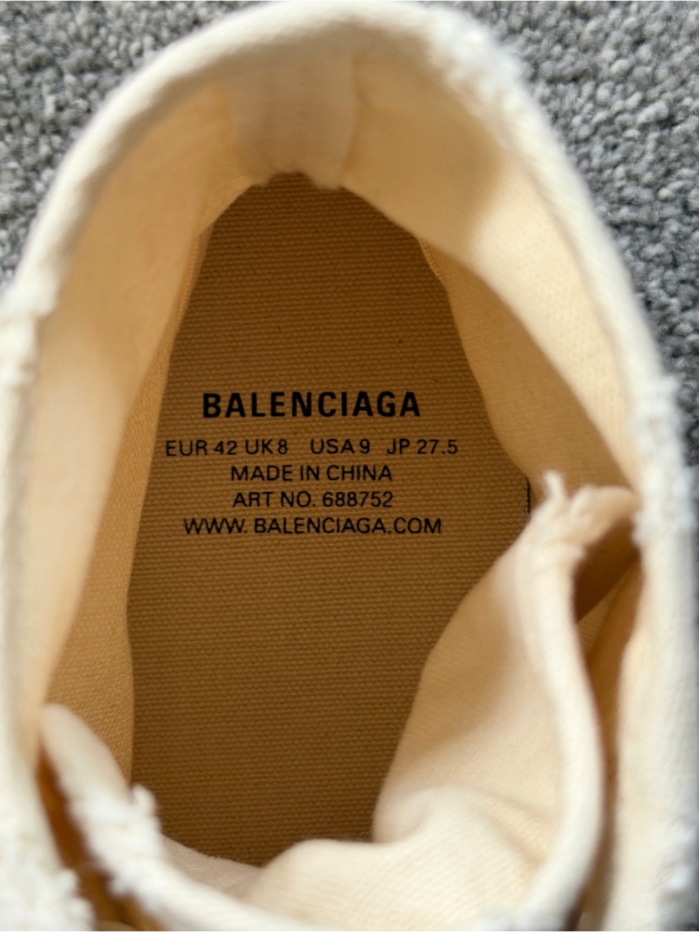 Size 42 - Balenciaga Paris High Top Sneakers cream/White Distressed Canvas - Picture 9 of 9